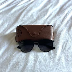 black rayban sunglasses